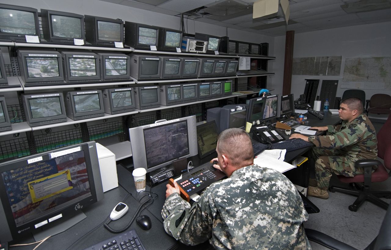 Arizona National Guard works on Mexican border. 