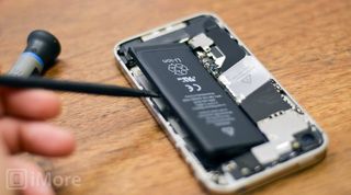 iPhone 4S battery removal