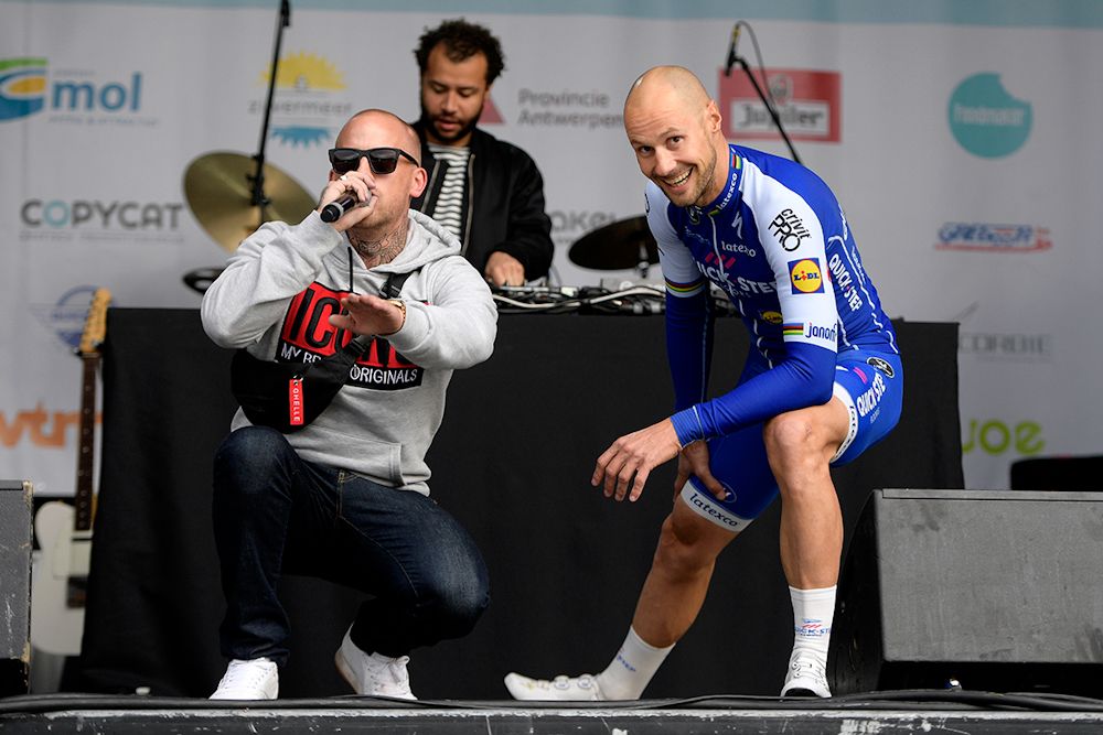 Tom Boonen helps enterrtain the crowd at the 'Tom Says Thanks' event