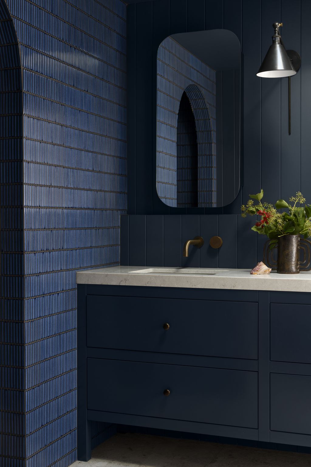 5 Ways To Transform a Windowless Bathroom — "So Energizing" | Livingetc