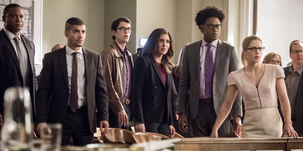 arrow the cw cast