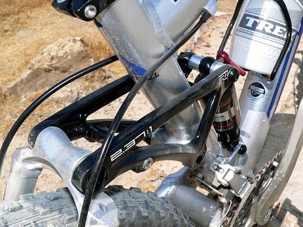 Trek&rsquo;s Top Fuel uses new forged aluminum rocker links to drive the rear shock.