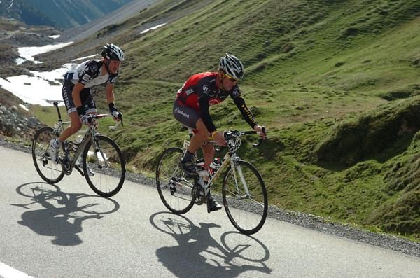 Lance Armstrong (RadioShack) leads Frank Schleck (Saxo Bank)