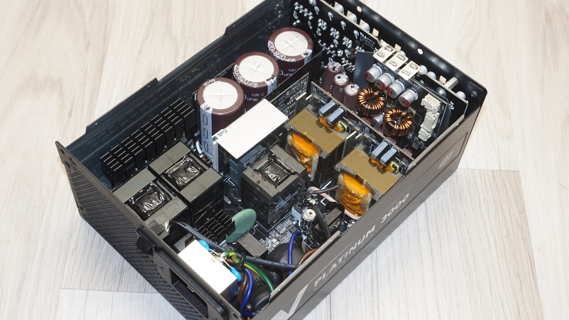 Cooler Master V Platinum 3000 Workstation