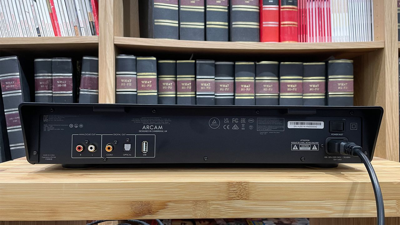 CD player: Arcam CD5