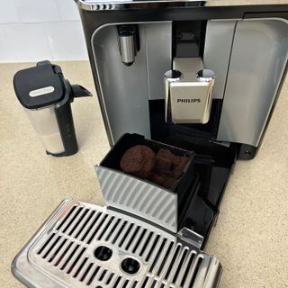 Testing Philips bean to cup coffee machine