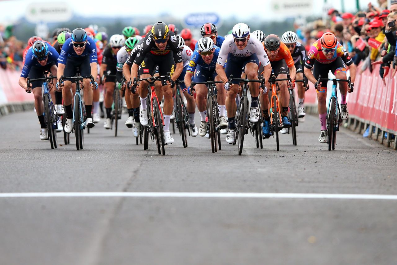 Tour of Britain peloton