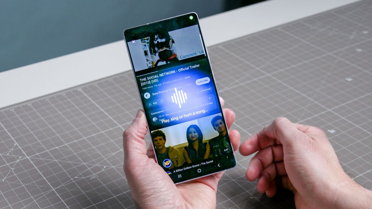 Finding a song using Google Gemini on a Galaxy S25 Ultra