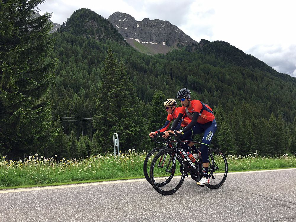 Vincenzo Nibali rides with young teammate Luka Pibernik