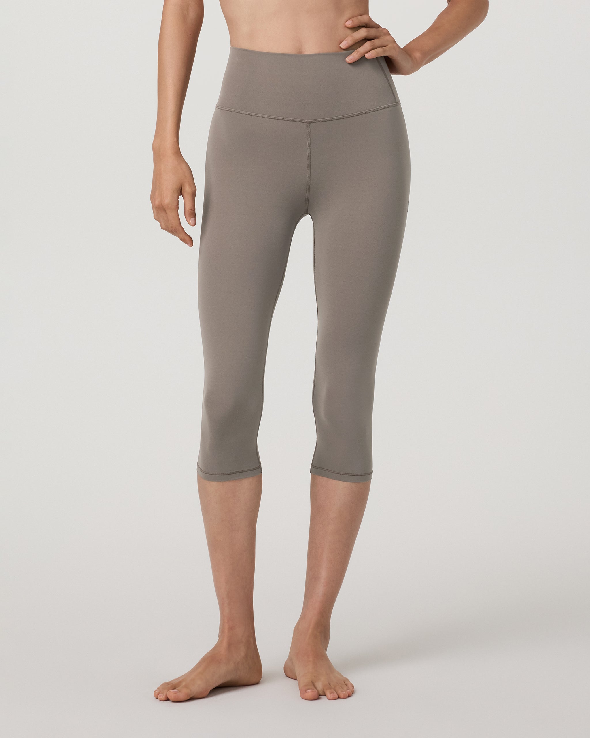 Vuori Allthefeels™ Crop Legging - Smokey Taupe - Xxs