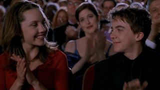 Amanda Bynes and Frankie Muniz at the end of Big Fat Liar.