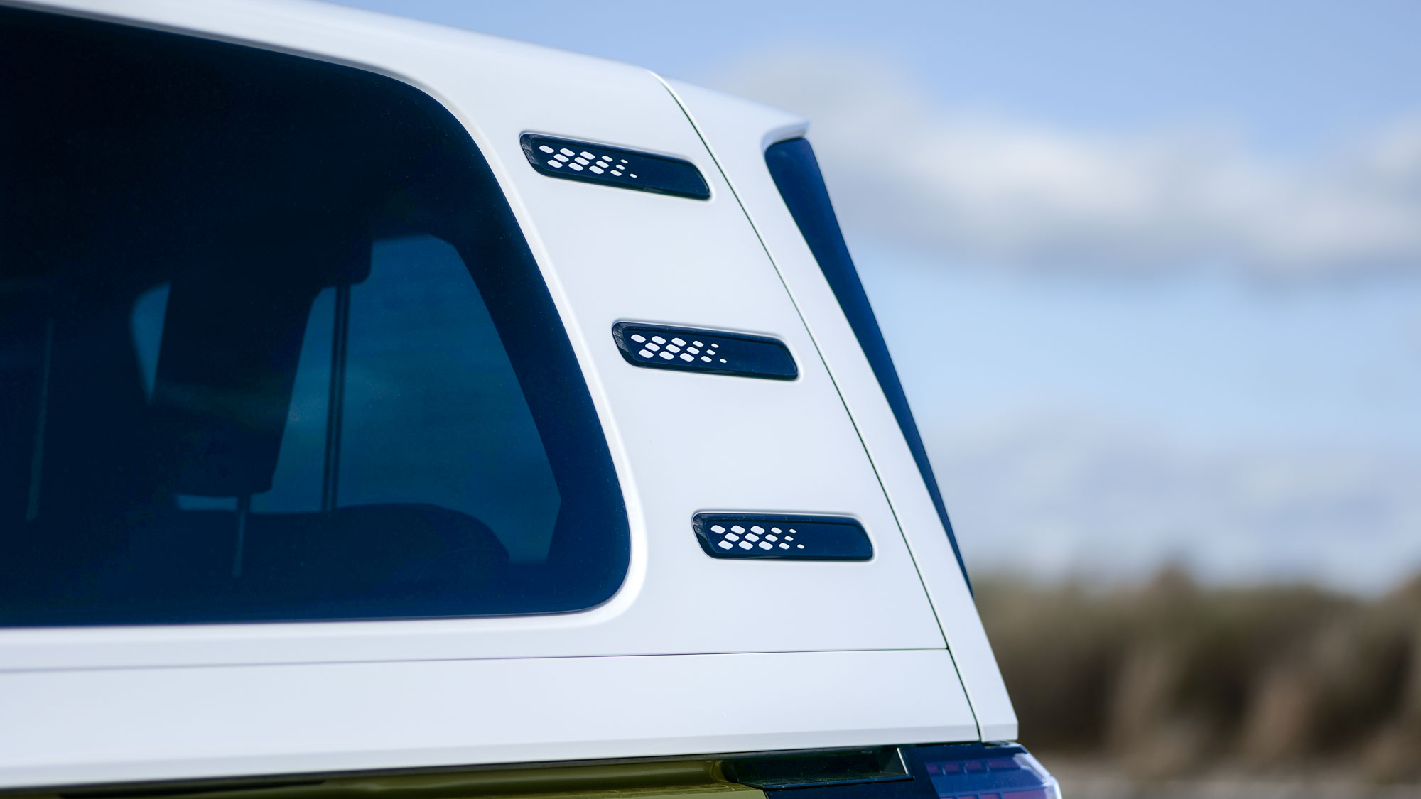 2025 Volkswagen ID. Buzz Pro S Plus 4MOTION test drive.