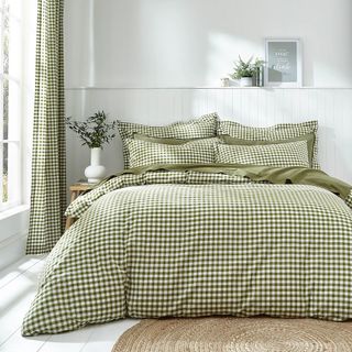 Dunelm Portloe Woven Gingham Green Duvet Cover & Pillowcase Set