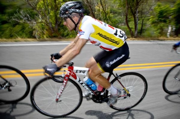 Levi Leipheimer (Mellow Johnnys) cruising along in the bunch.