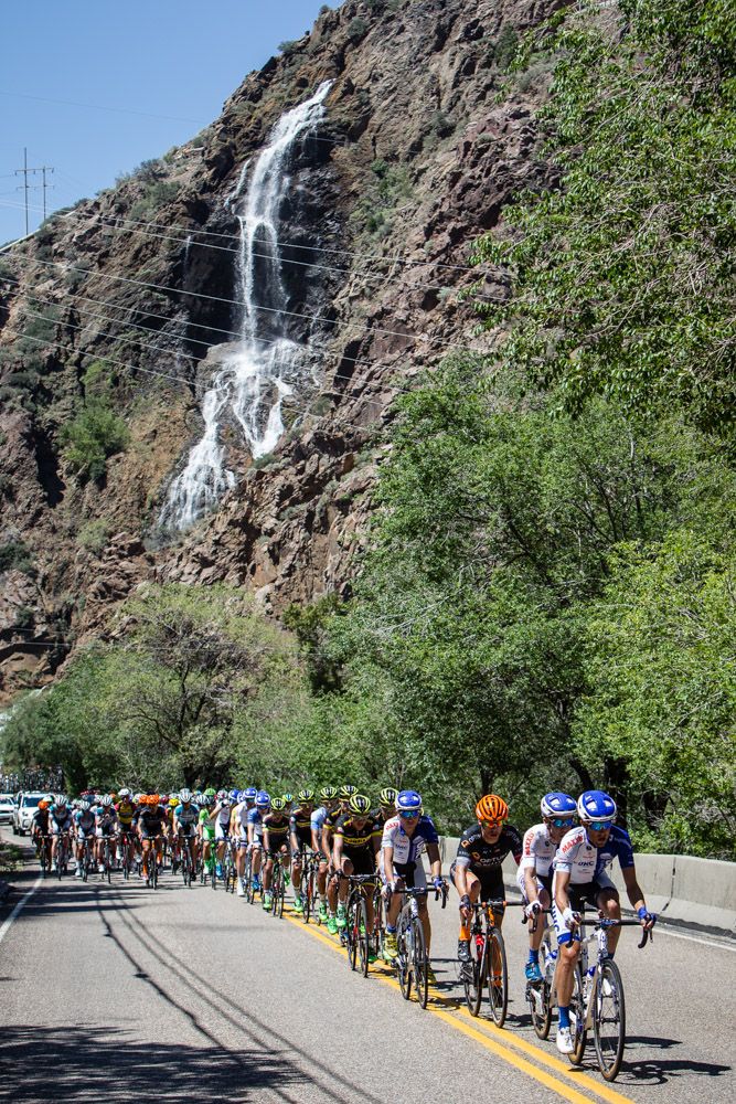 The peloton enters Ogden Canyon.