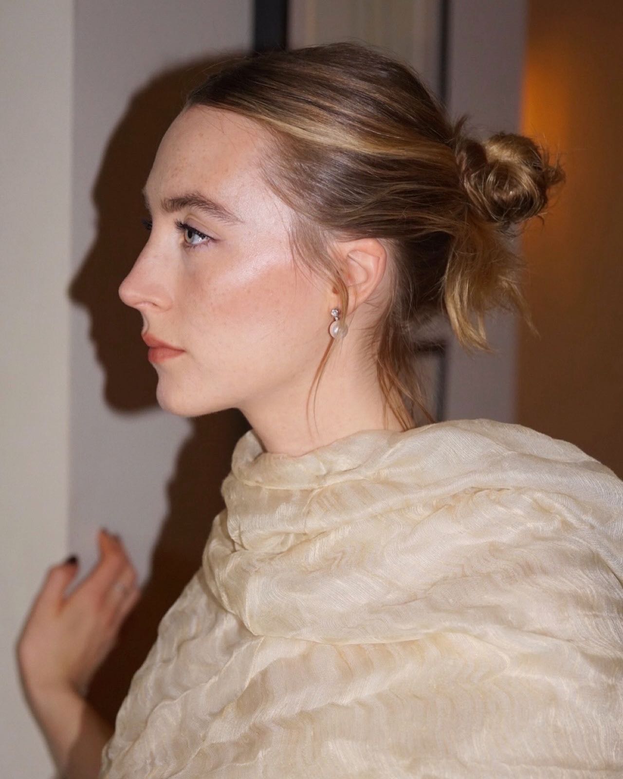 Saoirse Ronan with barn blonde blonde hair trends