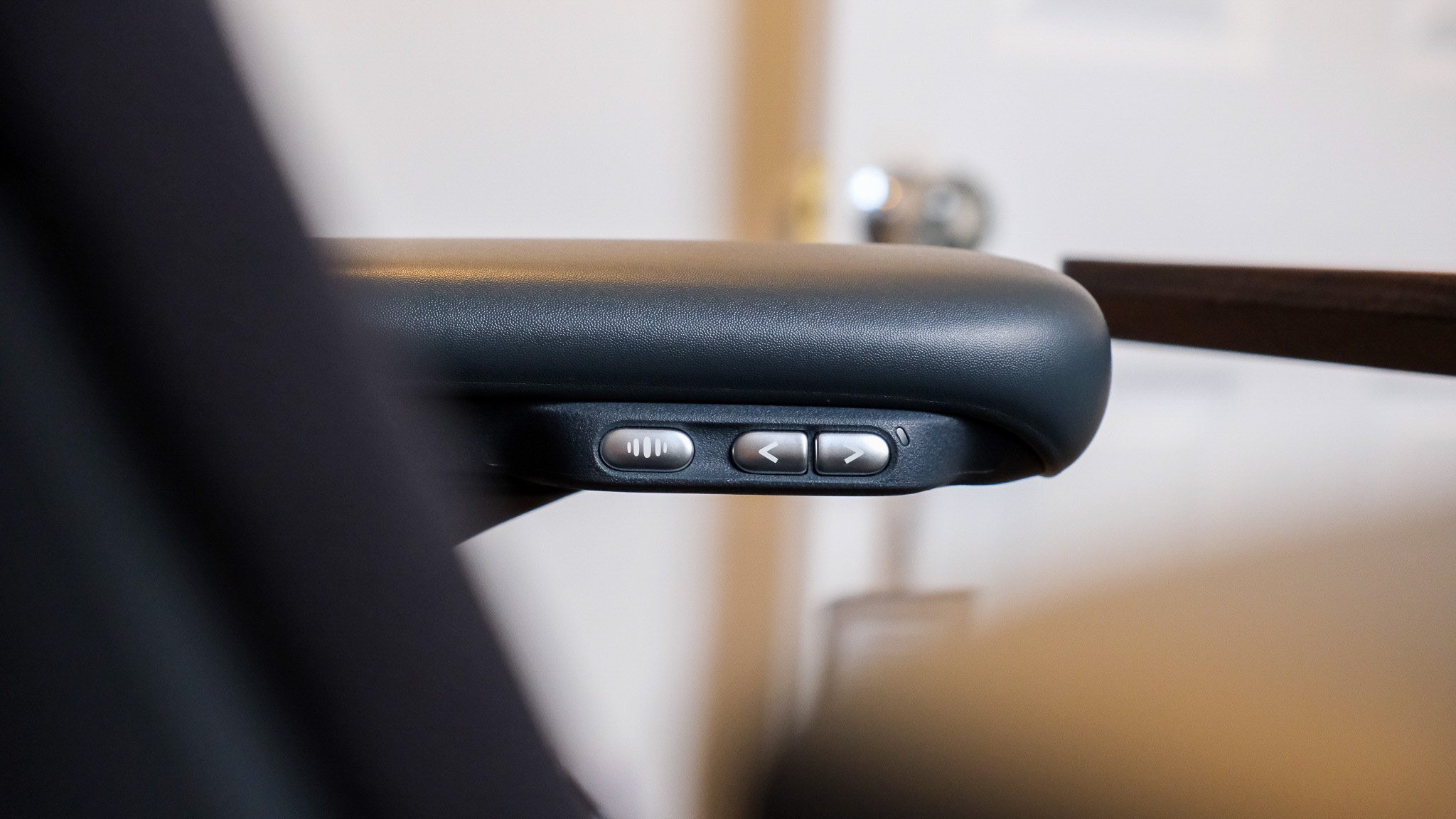 LiberNovo Omni office chair dtail shot