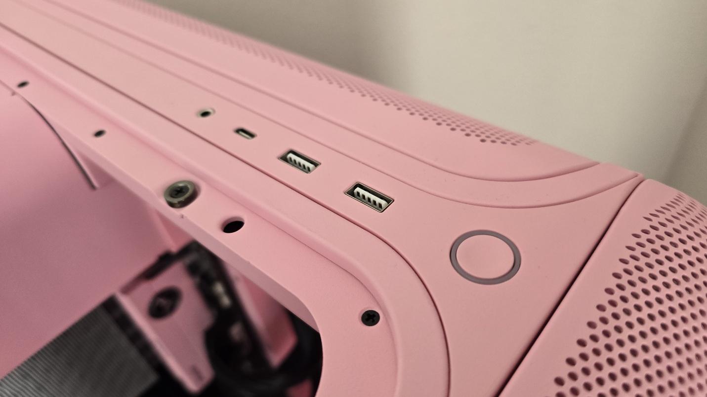 Hyte X50 Case