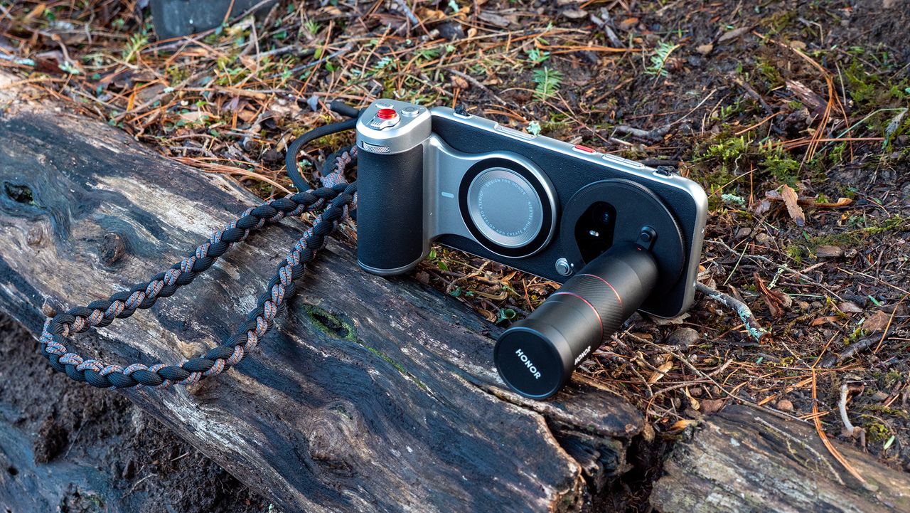 An Honor Magic 8 Pro smartphone outfitted with the official photography kit from Honor and Telesin