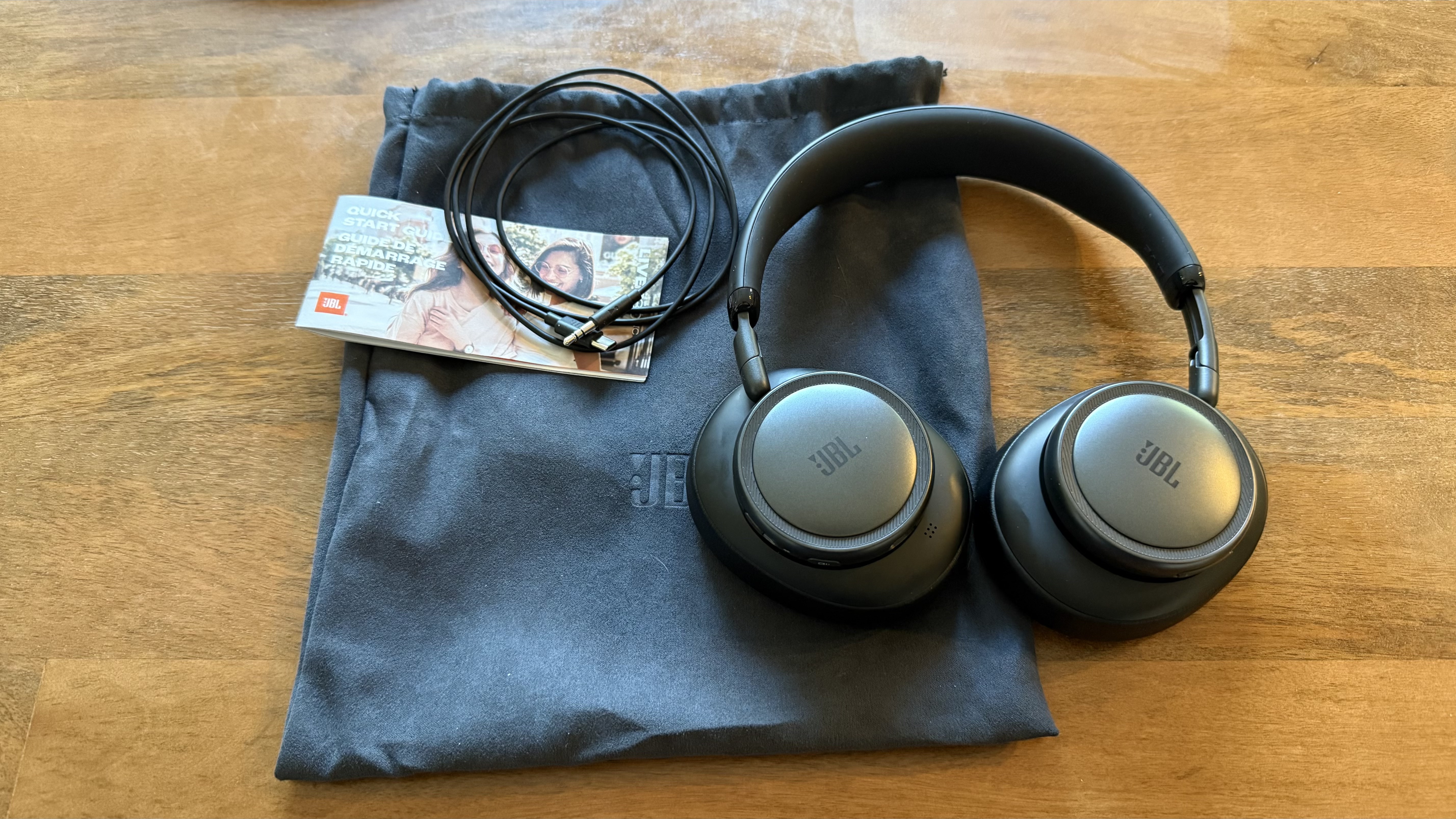 JBL Live 780NC everything included