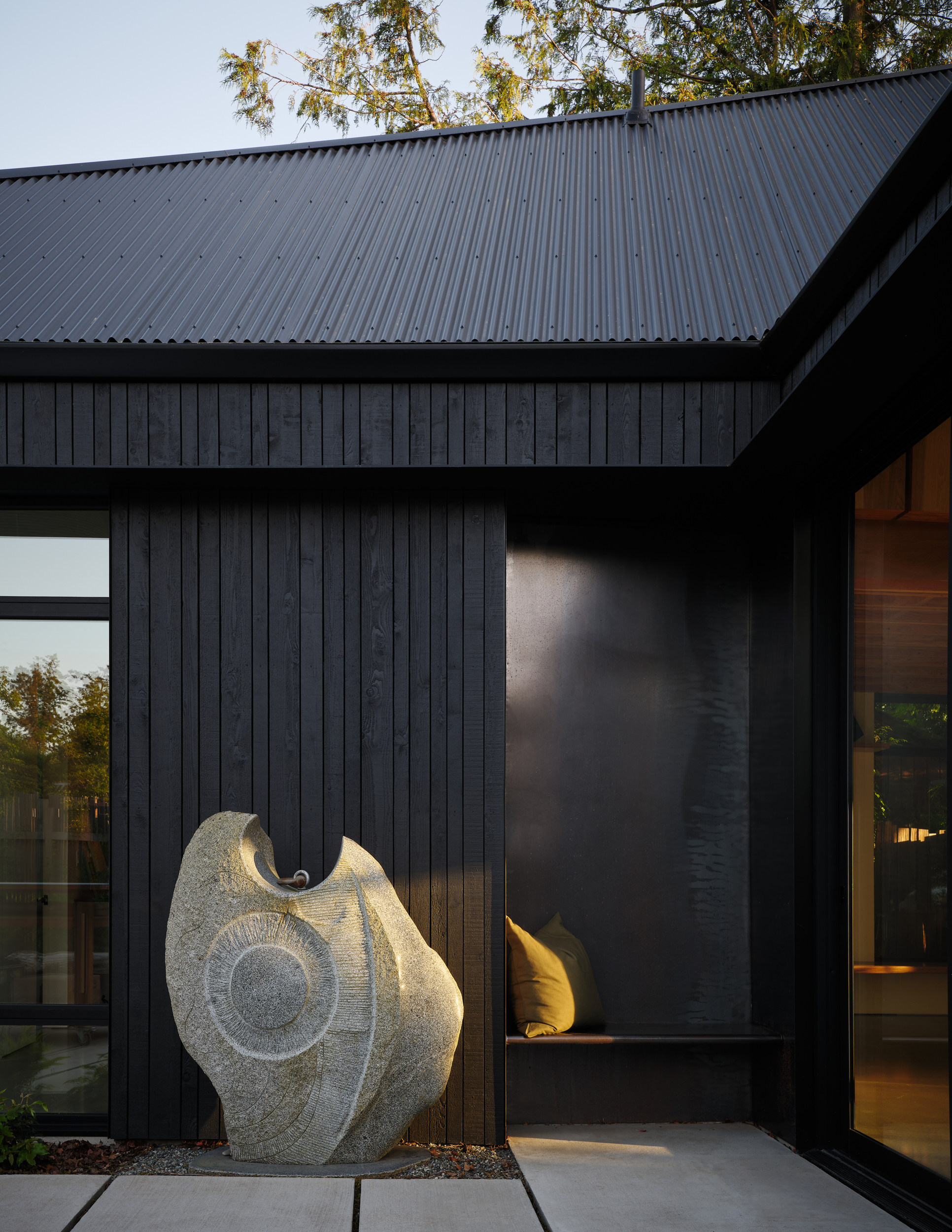 Sun and Moon, a sculpture by Pete Welty