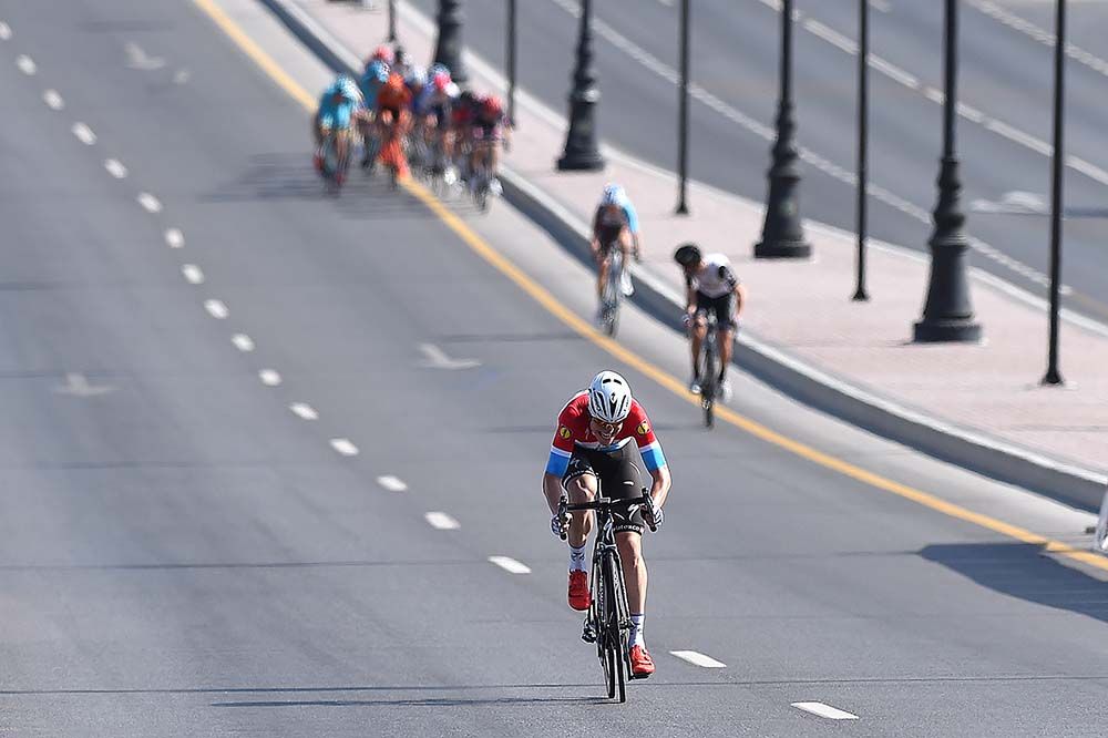 Bob Jungels (Etixx-QuickStep) surges towards the finish