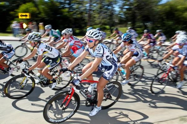 Riders on the way to the feed zone