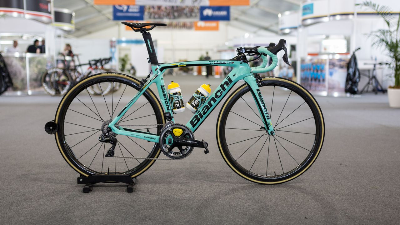 LottoNL-Jumbo's Bianchi Oltre XR4 with Shimano Dura-Ace R9150 and Dura-Ace R9100 wheels
