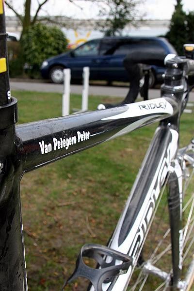 Taking a look at the top tube profile.