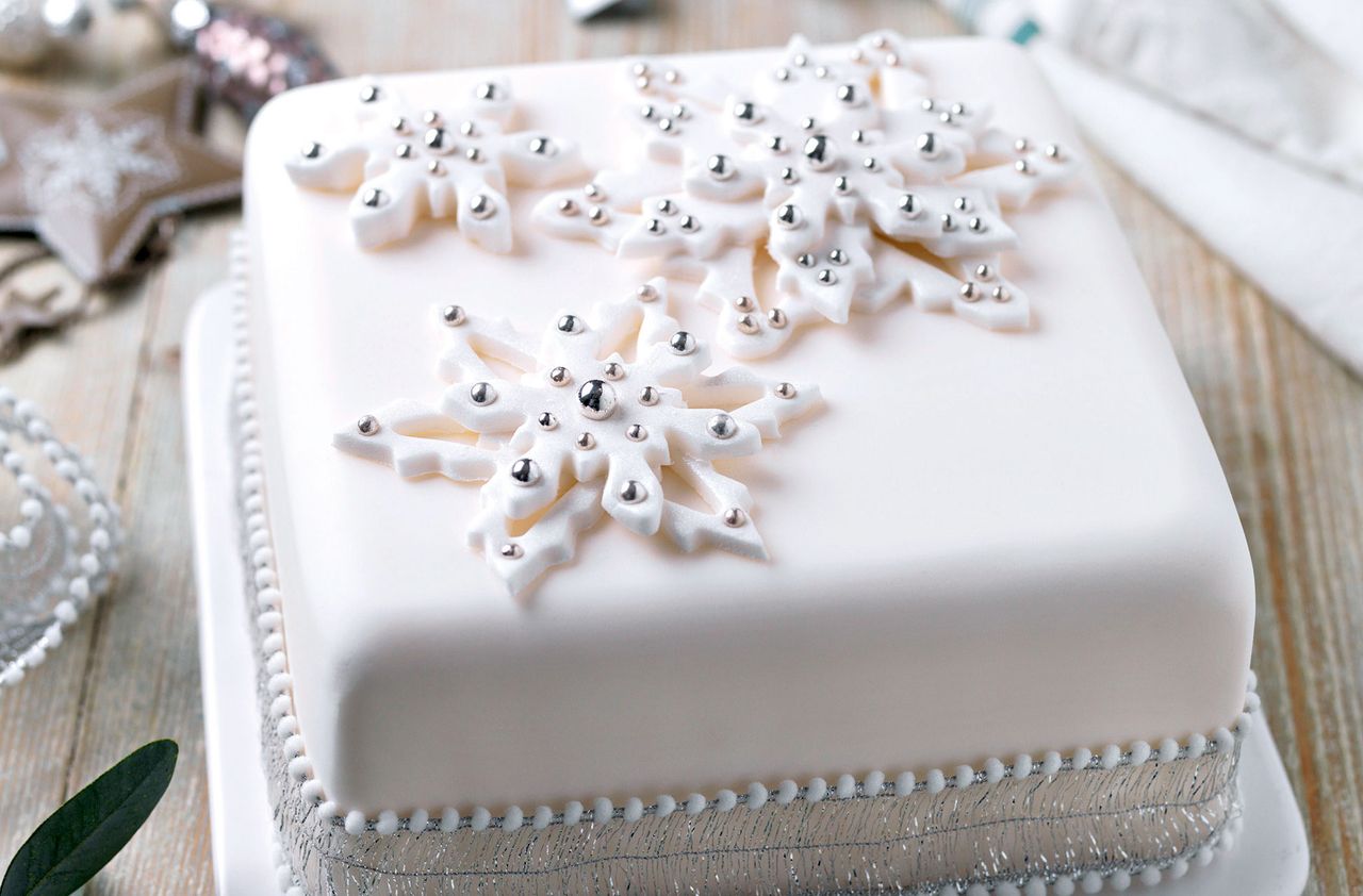 Snowflake Christmas cake