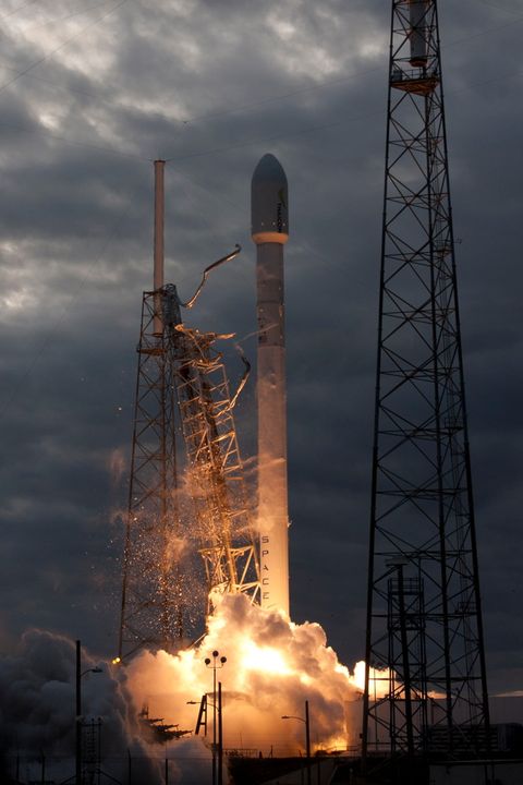 Launch Photos: SpaceX Falcon 9 Rocket Lofts Thaicom 6 Satellite | Space