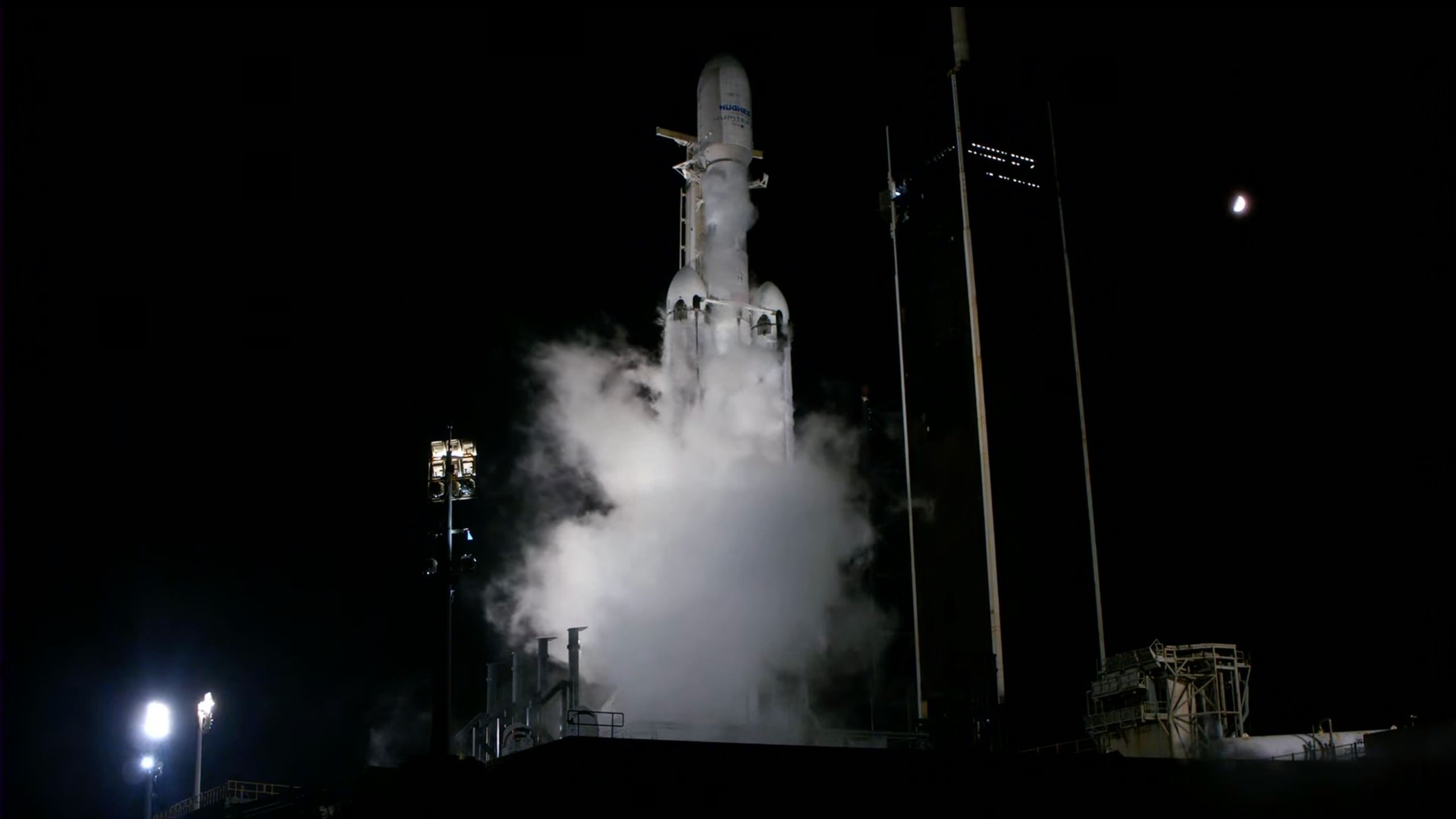 SpaceX scrubs record-breaking Falcon Heavy rocket launch (video) | Space
