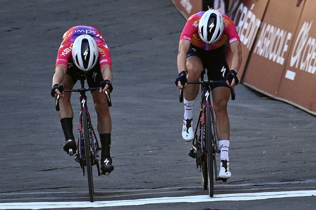 A photo finish for SD Worx teammates Lotte Kopecky and Demi Vollering at Strade Bianche Women 2023