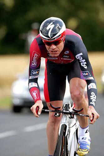 Race favourite Cadel Evans (Silence-Lotto) showed that his form is right where it needs to be.