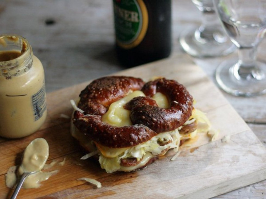 28-easy-ways-to-pimp-your-cheese-on-toast-13-1556688403-EPue-column-width-inline