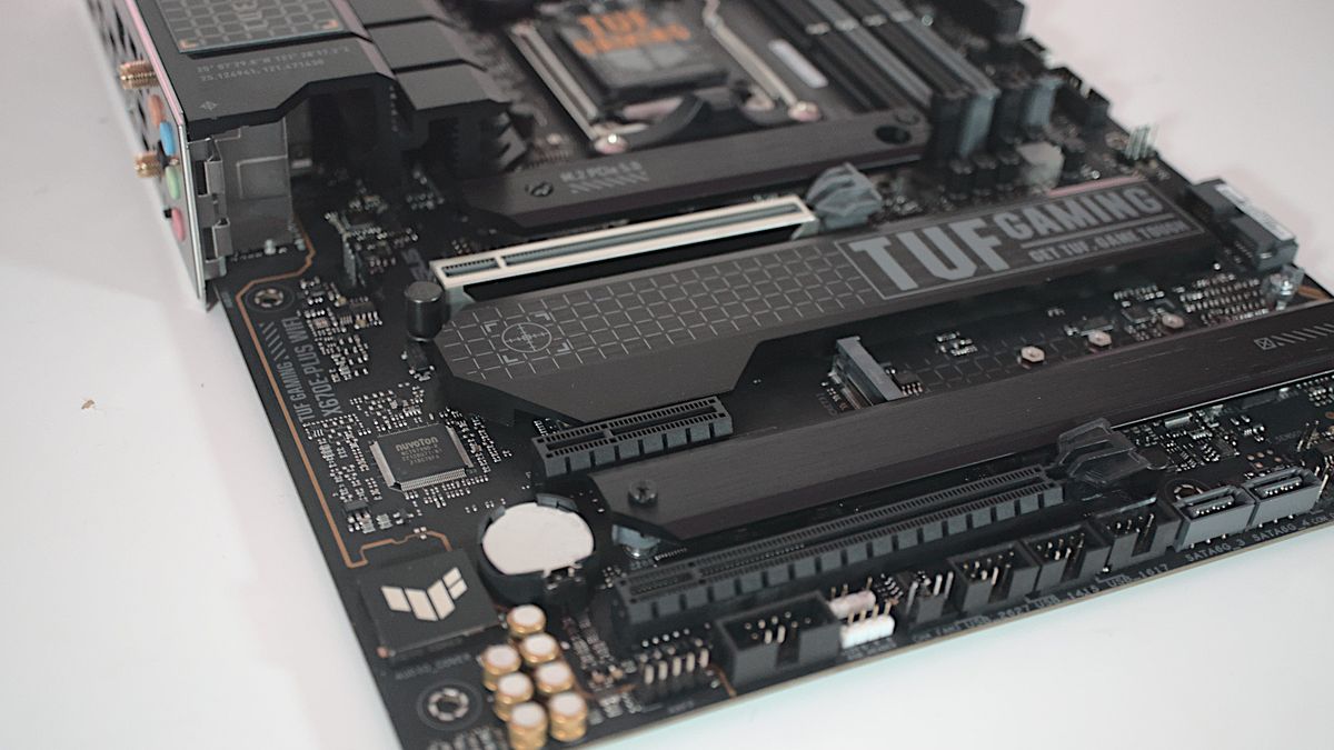 ASUS TUF GAMING X670E Plus WiFi