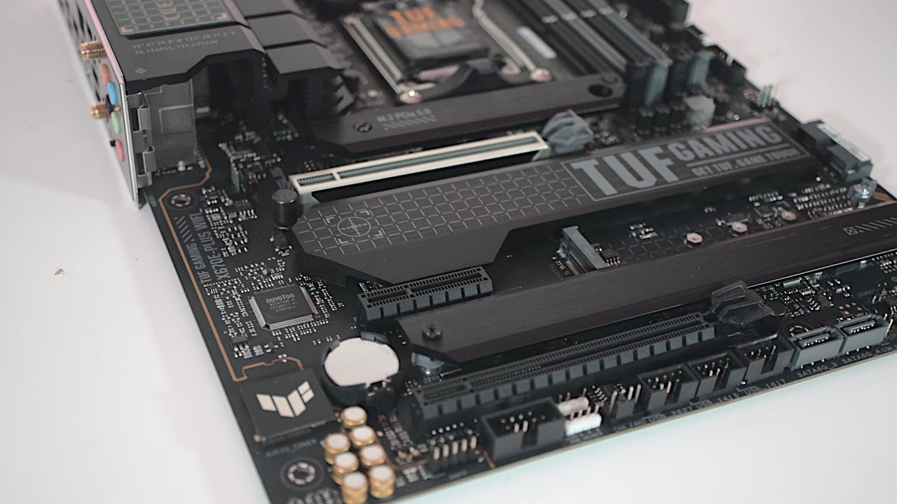 ASUS TUF GAMING X670E Plus WiFi