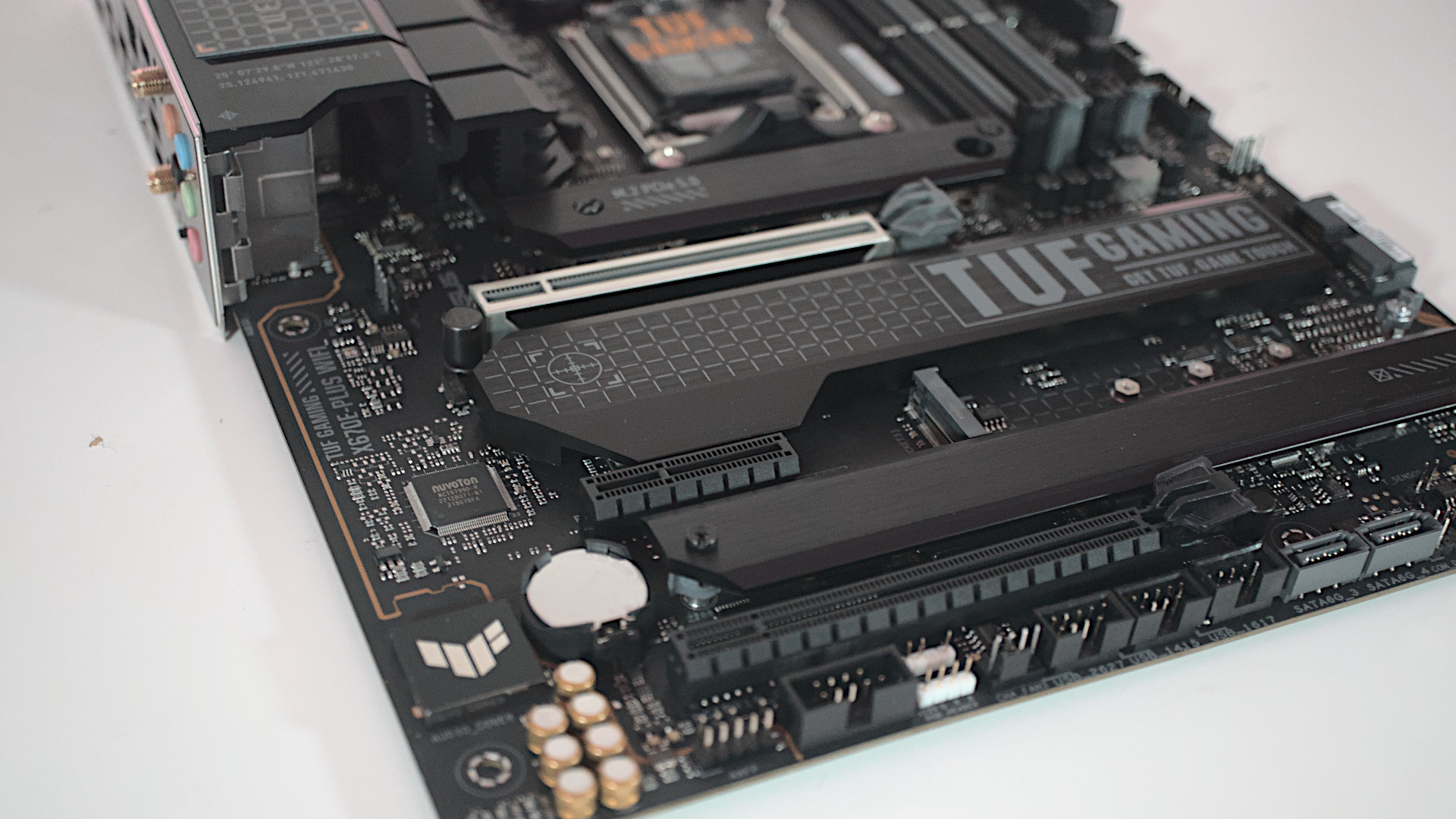 ASUS TUF Gaming X670E-Plus WiFi review: Solid specs and value for AMD ...