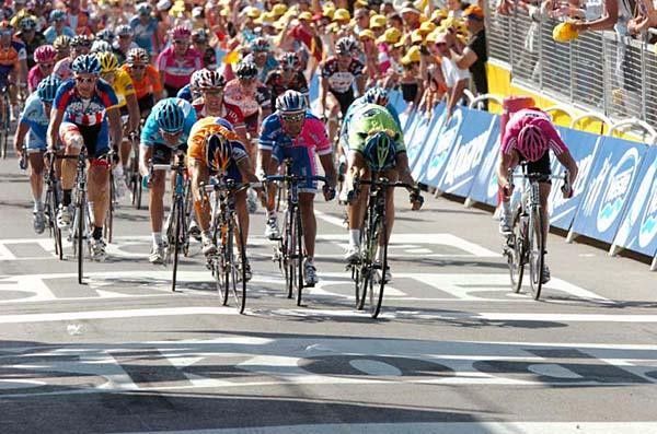 Everybody lunge! The sprint to the line was a close one