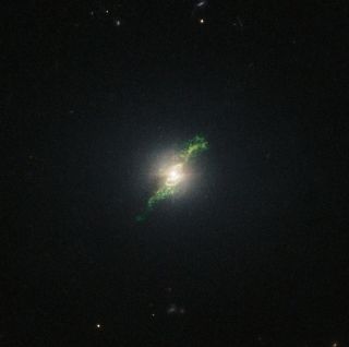 Green Filament in Galaxy Mrk 1498