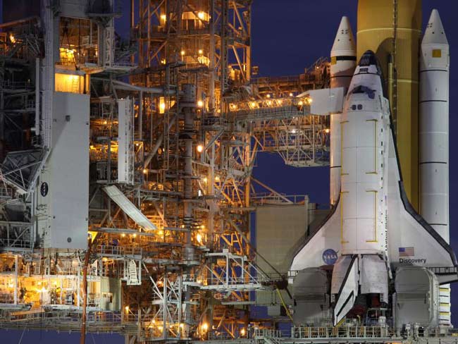 Shuttle Discovery&#039;s Gas Leaks Repaired In Time for Wednesday Launch