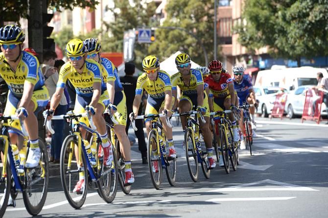 Tinkoff-Saxo support race leader Alberto Contador