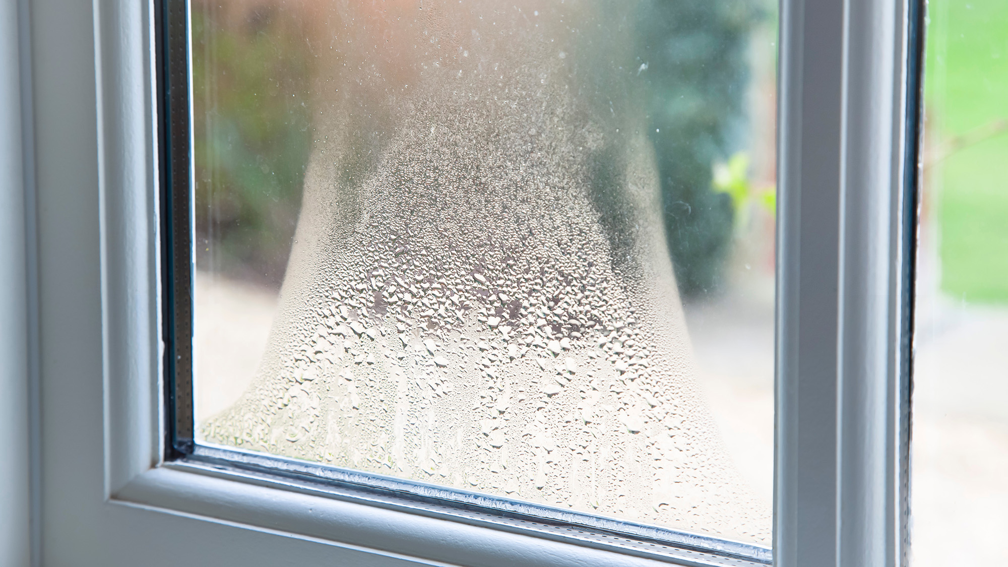 Condensation between window panes