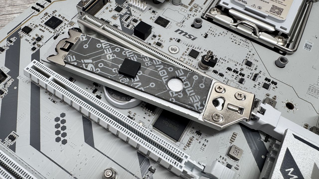 MAG B850 Gaming Plus Max WiFi on a desk.