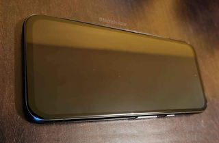 Alleged image of the Google Pixel 8a, from the front