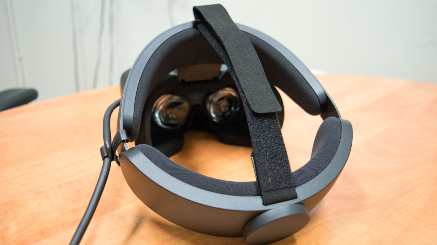 Oculus Rift S Review: First-Gen VR Gets a Reboot - Tom's Hardware | Tom ...