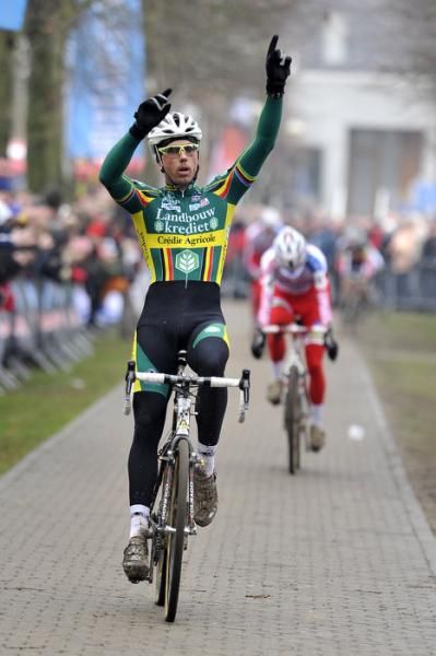 Sven Nys (Landbouwkrediet) celebrates his win