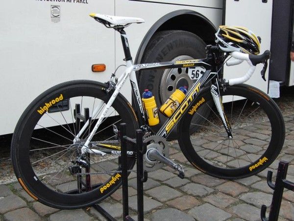 Some riders passed over the box-section aluminum tubulars in favor of more aggressive deep-section carbon wheels.