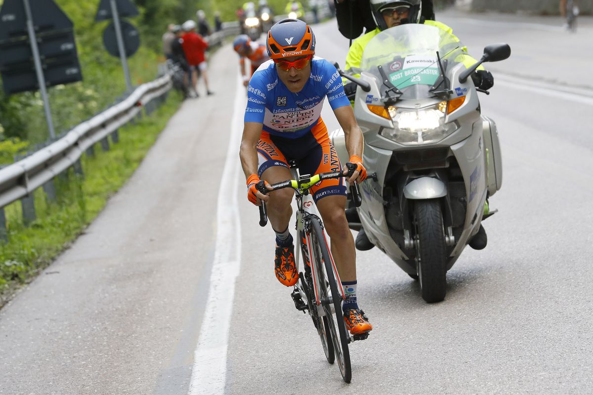 Cunego on the attack in a futile bid for KOM points