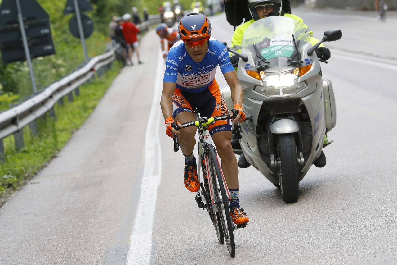 Cunego on the attack in a futile bid for KOM points